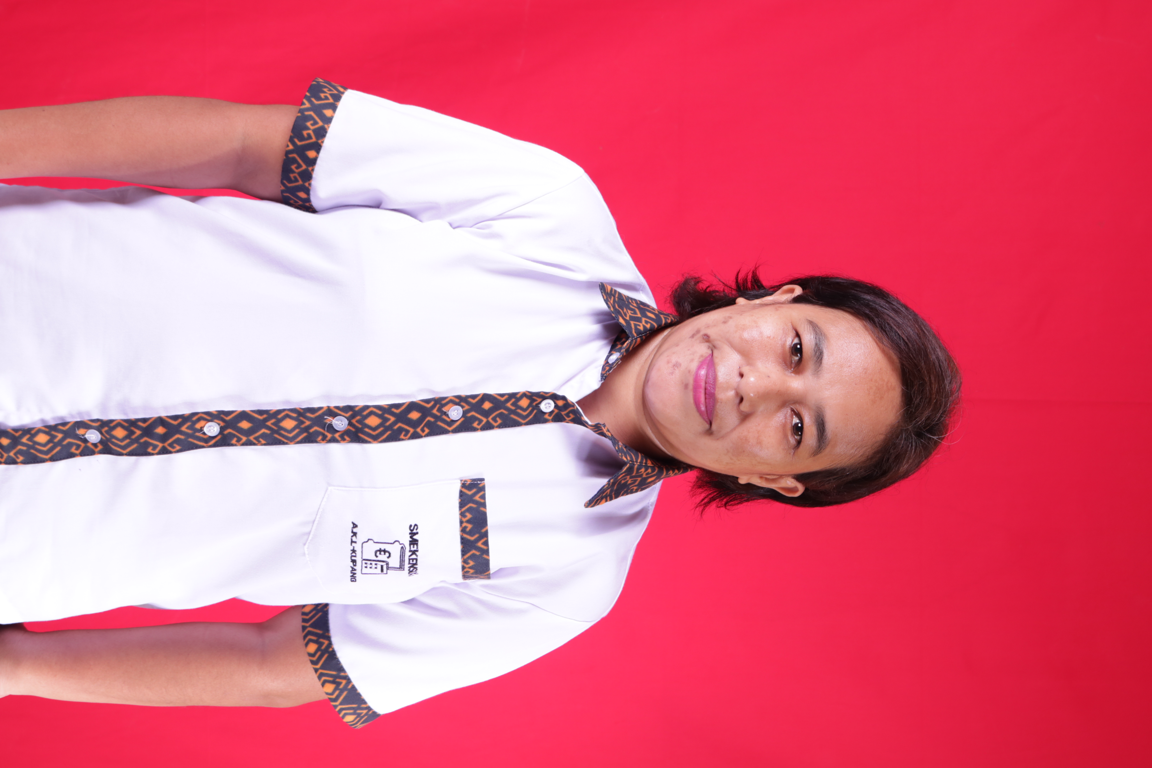 Yuliana  Riwu, S.Pd.